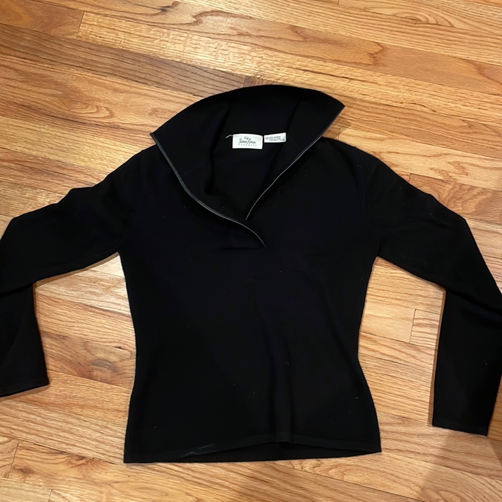 Cashmere black sweater w leather